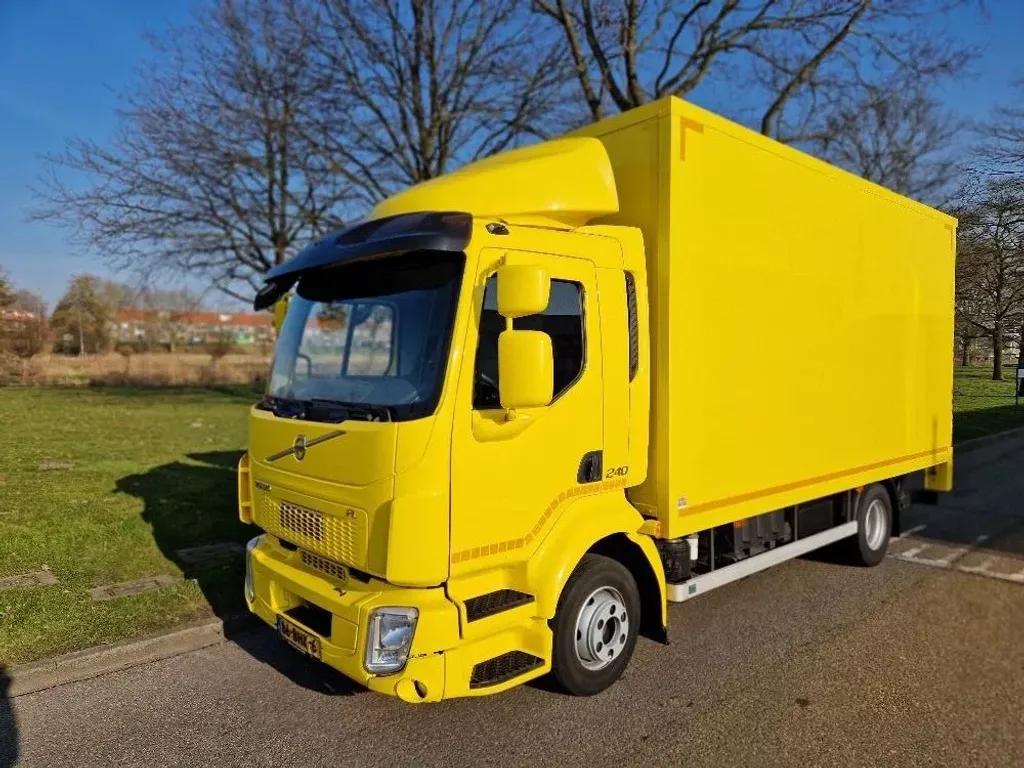 Volvo 240 FL 7 FL240 FL7 12t bakwagen met laadklep Euro-6