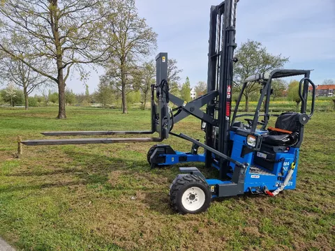 Moffett Meeneemheftruck M4 25.4 V   4-weg machine Superreach  4 mtr !